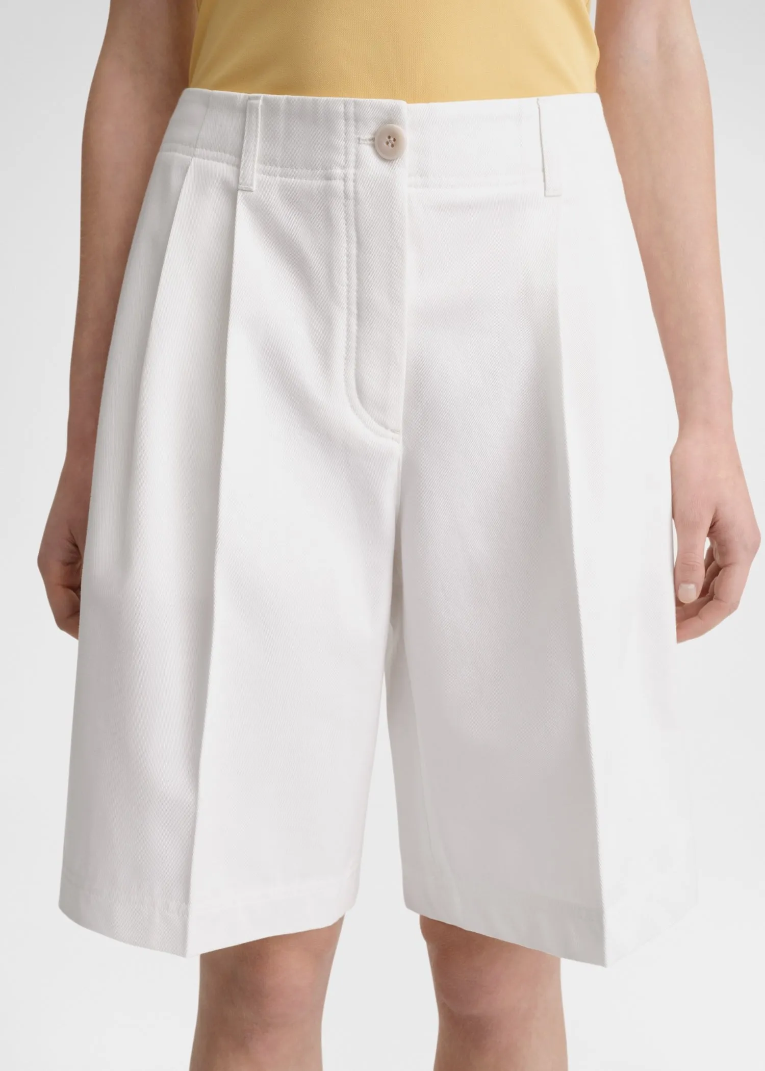 Relaxed chino shorts white